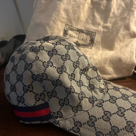 Gucci- GG Canvas baseball hat with web - Picture 3 of 9